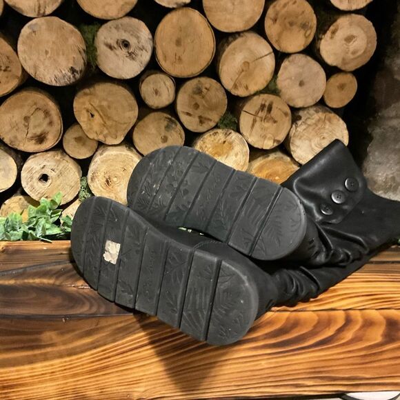 Skechers Keepsakes Black Faux Suede, Faux Fur Lined Pull On Winter Boot - 8M - Picture 6 of 7